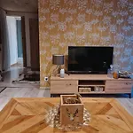 Jeleni Drevenice S Vlastni Virivkou Ferienhaus